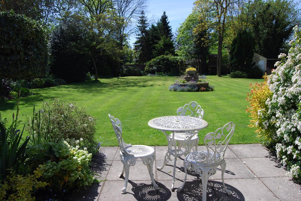 Bed and Breakfast Little Manor à Cheltenham Extérieur photo
